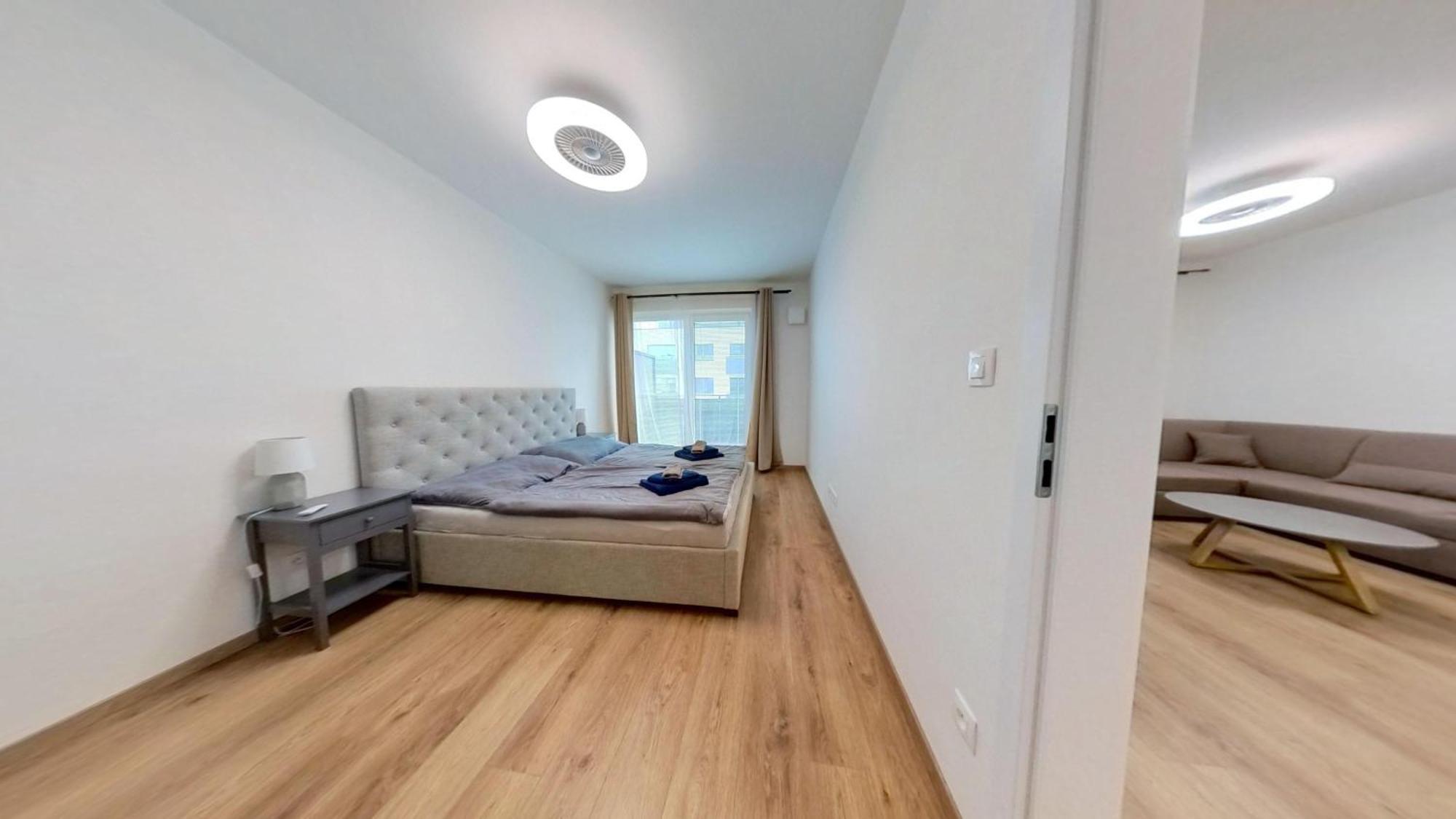 Air-Conditioned 2 Room Apartment, Balcony, New Building, 201 Rovinka Esterno foto